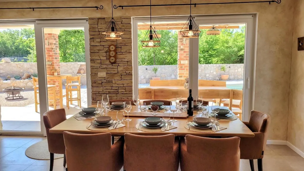 Villa Alara - Charming Villa With Heated Swimming Pool Milohnici 0*,