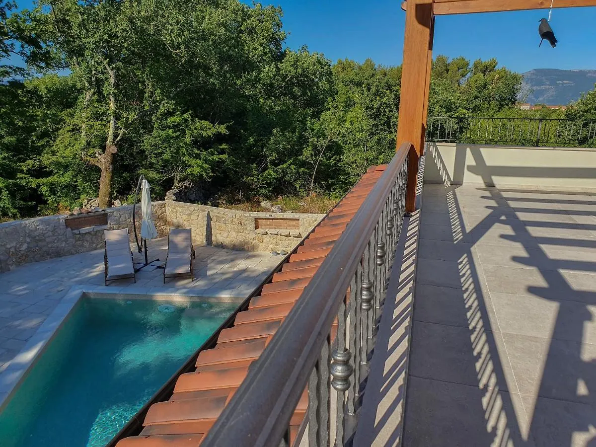 Villa Alara - Charming Villa With Heated Swimming Pool Milohnici 0*,