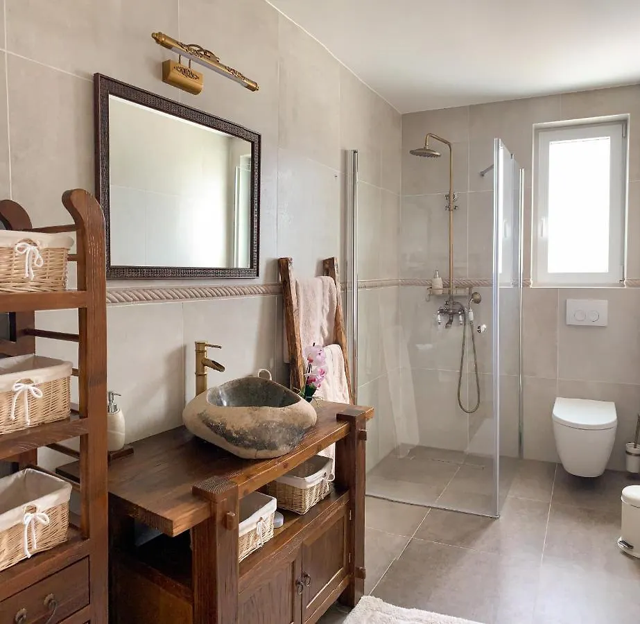Villa Alara - Charming Villa With Heated Swimming Pool Milohnici 0*,  Croatia