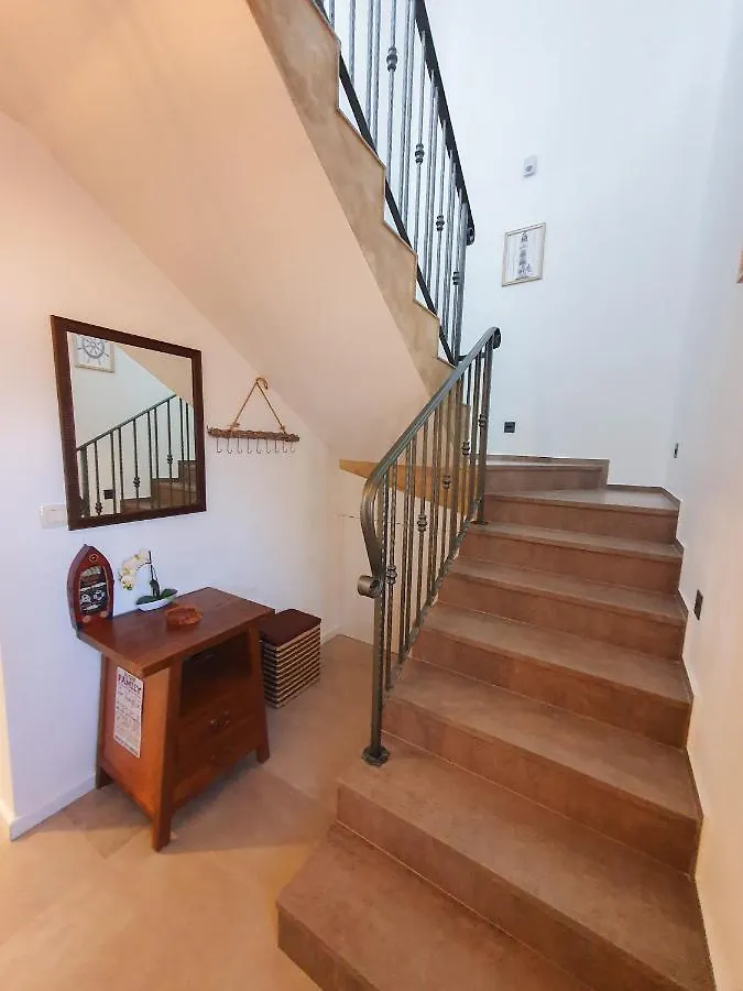 Villa Alara - Charming Villa With Heated Swimming Pool Milohnici