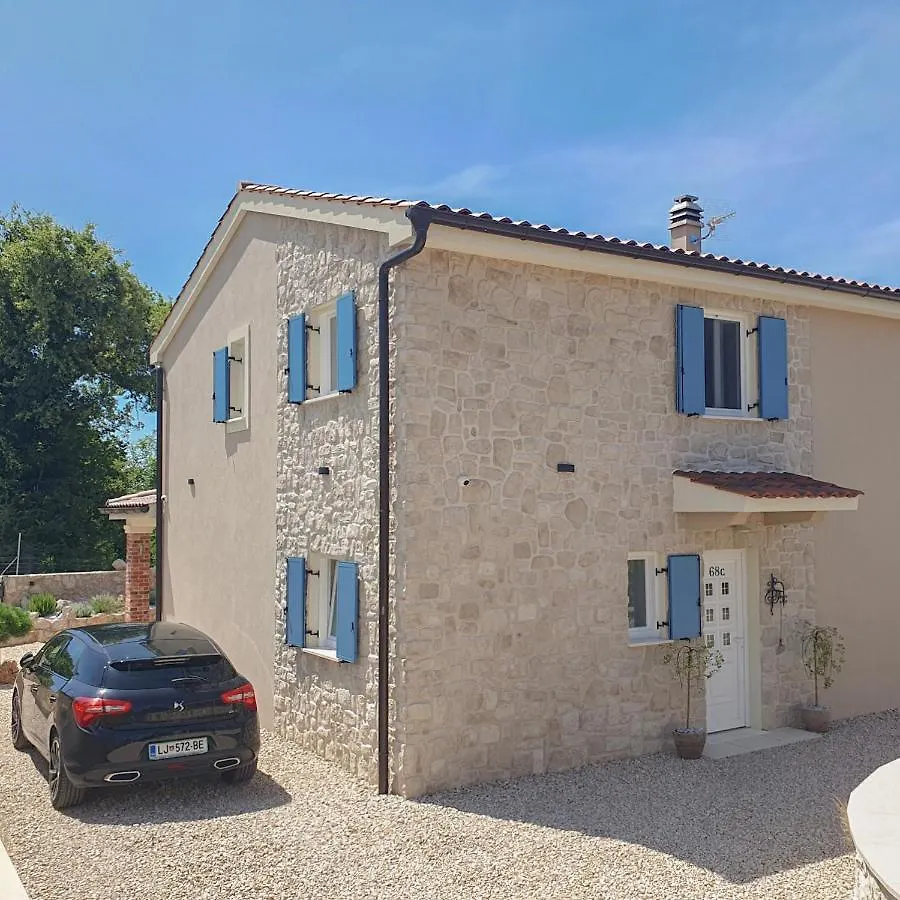 Villa Alara - Charming Villa With Heated Swimming Pool Milohnici 0*,  Croatia